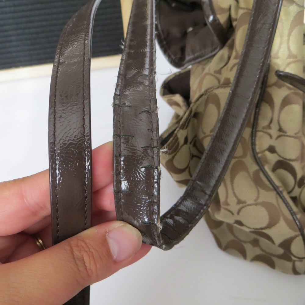 COACH SIGNATURE STRIPE DRAWSTRING SHOULDER BAG - Picture 4 of 7